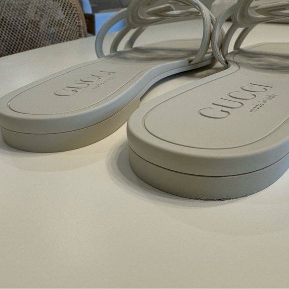 Gucci Women’s Rubber Interlocking Slide Sandal - Picture 2 of 5